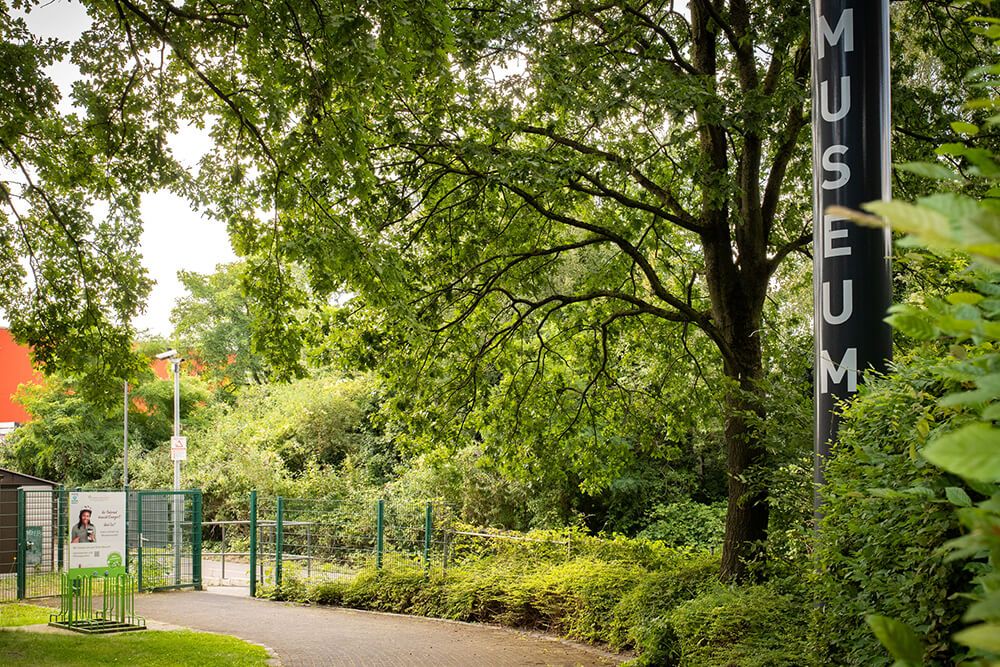 Abfahrt vom Radschnellweg Ruhr (RS1) an der Camera Obscura Mülheim im Sommer 